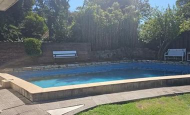 Casa en venta - 4 Dormitorios 3 Baños - Cochera - 1.230mts2 - Chauvin