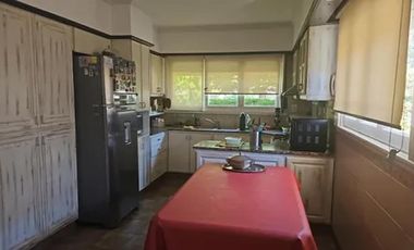 Casa en venta - 4 Dormitorios 3 Baños - Cochera - 1.230mts2 - Chauvin