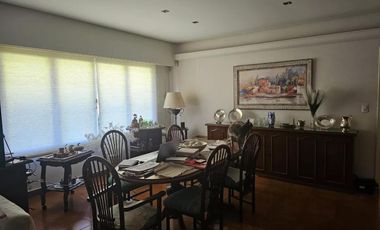 Casa en venta - 4 Dormitorios 3 Baños - Cochera - 1.230mts2 - Chauvin