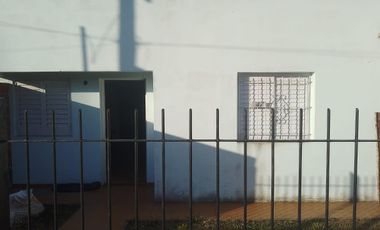 Casas en venta - 3 Dormitorios 2 Baños - 350Mts2 - San Carlos