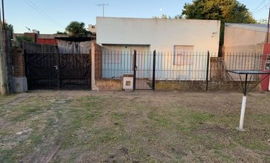 Casas en venta - 3 Dormitorios 2 Baños - 350Mts2 - San Carlos