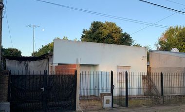 Casas en venta - 3 Dormitorios 2 Baños - 350Mts2 - San Carlos