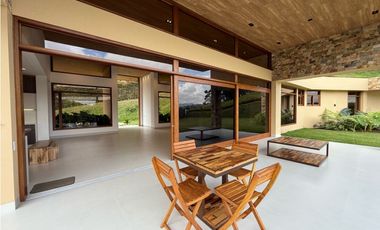 Casa moderna en unidad cerrada vía San Antonio la Ceja CM