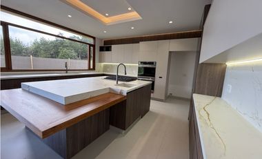 Casa moderna en unidad cerrada vía San Antonio la Ceja CM