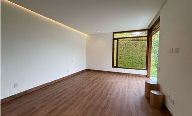 Casa moderna en unidad cerrada vía San Antonio la Ceja CM