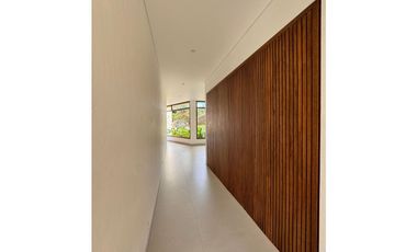 Casa moderna en unidad cerrada vía San Antonio la Ceja CM