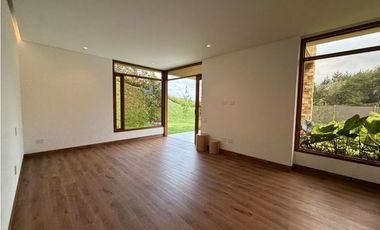 Casa moderna en unidad cerrada vía San Antonio la Ceja CM