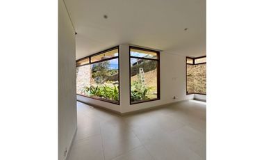 Casa moderna en unidad cerrada vía San Antonio la Ceja CM