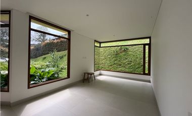 Casa moderna en unidad cerrada vía San Antonio la Ceja CM