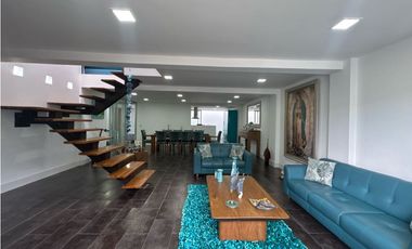 SE VENDE CASA EN LA CEJA UNIDAD CERRADA 389 m2 MUY GRANDE TURCO 2 parq