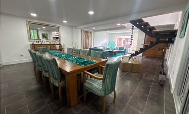 SE VENDE CASA EN LA CEJA UNIDAD CERRADA 389 m2 MUY GRANDE TURCO 2 parq