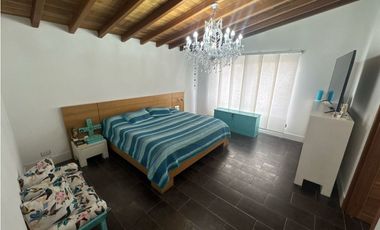 SE VENDE CASA EN LA CEJA UNIDAD CERRADA 389 m2 MUY GRANDE TURCO 2 parq
