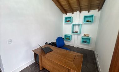 SE VENDE CASA EN LA CEJA UNIDAD CERRADA 389 m2 MUY GRANDE TURCO 2 parq