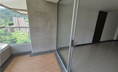 Vendo apartamento en Sabaneta, piso alto, unidad completa.