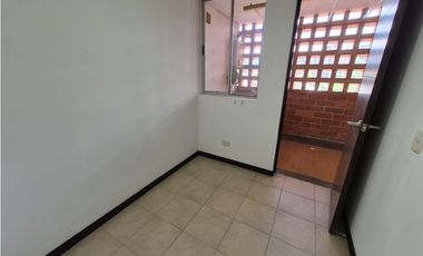 Vendo apartamento en Sabaneta, piso alto, unidad completa.