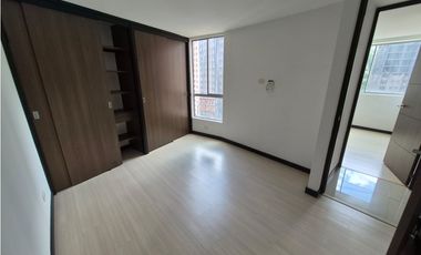 Vendo apartamento en Sabaneta, piso alto, unidad completa.