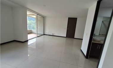 Vendo apartamento en Sabaneta, piso alto, unidad completa.