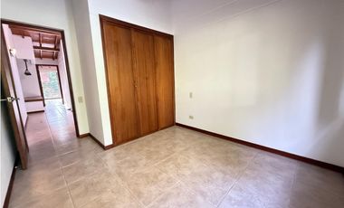 En arriendo casa loma del chocho