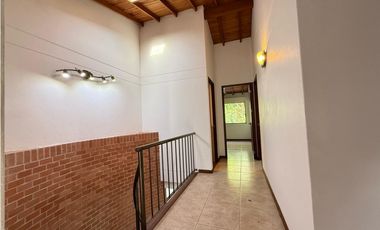 En arriendo casa loma del chocho