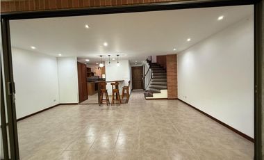 En arriendo casa loma del chocho