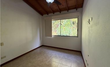 En arriendo casa loma del chocho