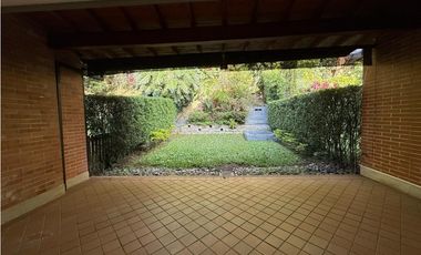 En arriendo casa loma del chocho