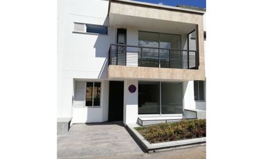 RENTA CASA CONJUNTO CERRADO PINARES