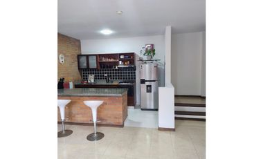 SE VENDE APARTAMENTO MODERNO, CON BALCON!
