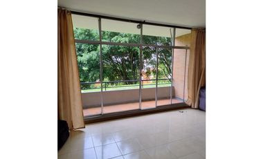 SE VENDE APARTAMENTO MODERNO, CON BALCON!