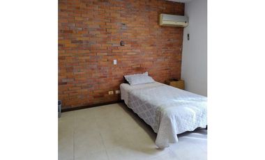 SE VENDE APARTAMENTO MODERNO, CON BALCON!