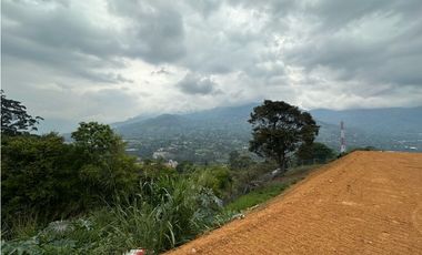 Venta de lote en Copacabana en parcelación