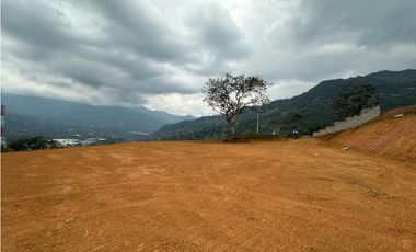 Venta de lote en Copacabana en parcelación