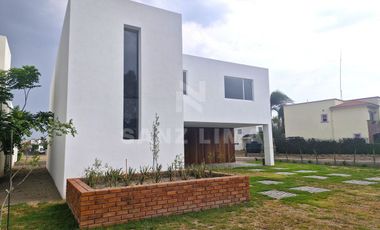 San Lorenzo Residencial: Propiedad nueva con diseño exclusivo y moderno.