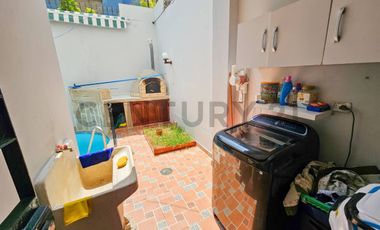 Departamento en primer piso, piscina y área de parrilla en Los Cedros Chorrillos