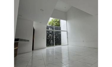 CASA ESPACIOSA EN LADERAS DE LA LOMA