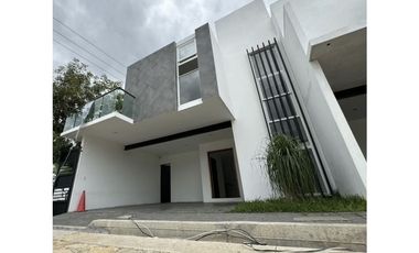 CASA ESPACIOSA EN LADERAS DE LA LOMA