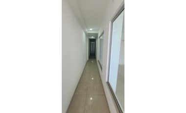 En renta locales comerciales de 40 mts2 en  Manta Av. Flavio Reyes
