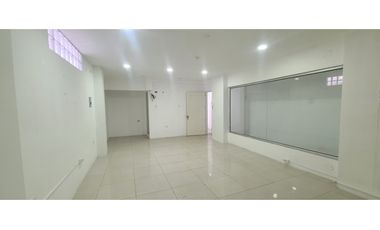 En renta locales comerciales de 40 mts2 en  Manta Av. Flavio Reyes