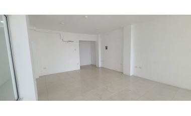 En renta locales comerciales de 40 mts2 en  Manta Av. Flavio Reyes