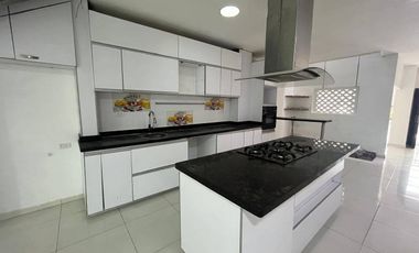 CASA EN ARRIENDO BARRIO  URBINA|9045