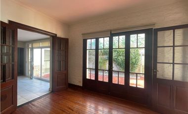 Casa de estilo, inmejorable estado, totalmente reciclada.