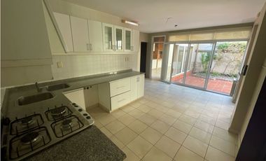 Casa de estilo, inmejorable estado, totalmente reciclada.