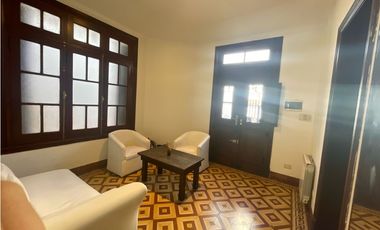 Casa de estilo, inmejorable estado, totalmente reciclada.