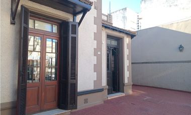 Casa de estilo, inmejorable estado, totalmente reciclada.