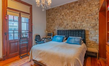 Casa de estilo, inmejorable estado, totalmente reciclada.