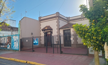 Casa de estilo, inmejorable estado, totalmente reciclada.