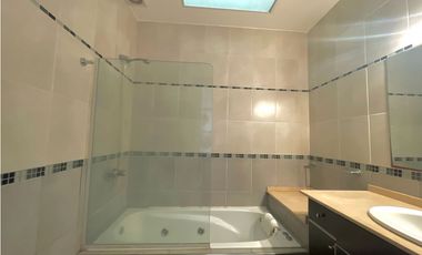 Casa de estilo, inmejorable estado, totalmente reciclada.