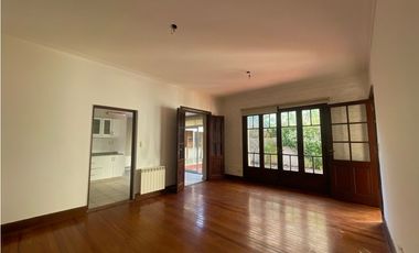 Casa de estilo, inmejorable estado, totalmente reciclada.