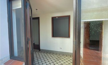 Casa de estilo, inmejorable estado, totalmente reciclada.