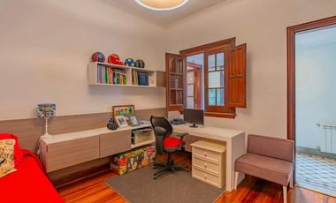 Casa de estilo, inmejorable estado, totalmente reciclada.